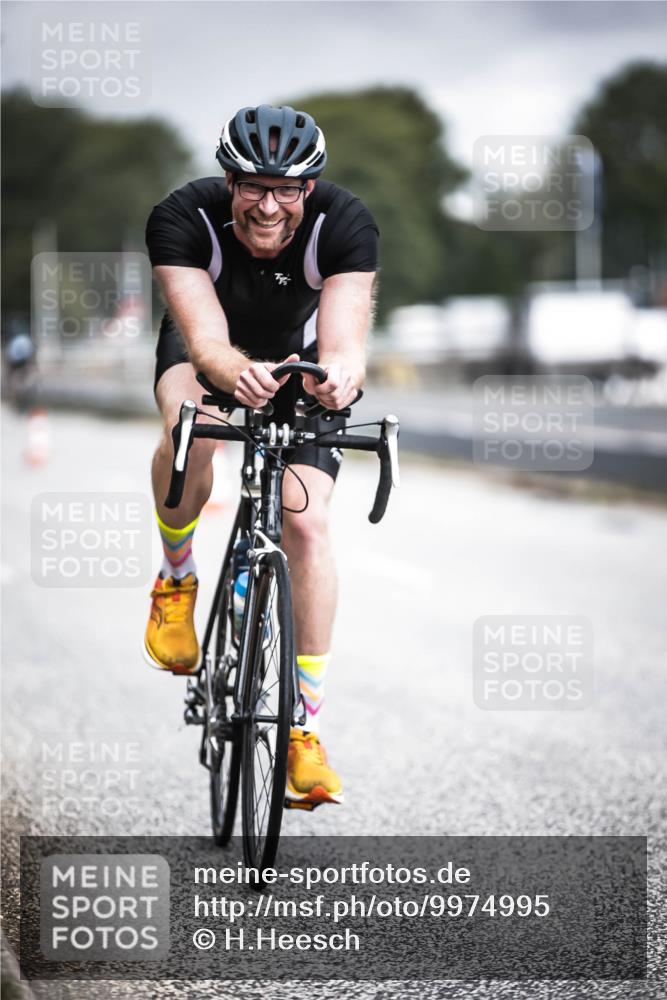 16.08.2026 - KN Förde Triathlon 2026 H.Heesch http://msf.ph/oto/9974995 16.08.2026 11:07:44 Radfahren 355, 367, 391 meine-sportfotos.de