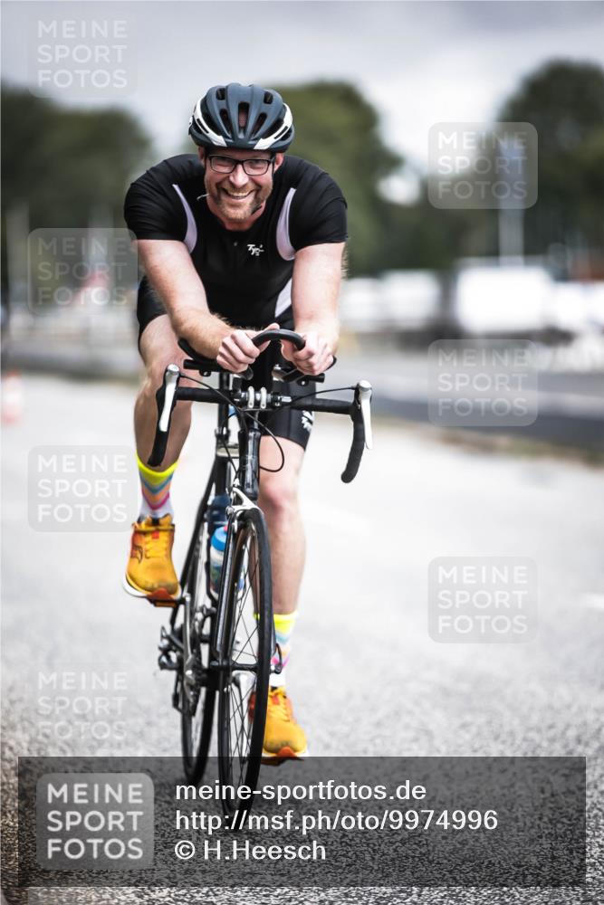 16.08.2026 - KN Förde Triathlon 2026 H.Heesch http://msf.ph/oto/9974996 16.08.2026 11:07:44 Radfahren 355, 367, 391 meine-sportfotos.de