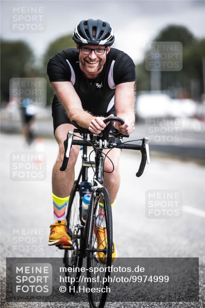 16.08.2026 - KN Förde Triathlon 2026 H.Heesch http://msf.ph/oto/9974999 16.08.2026 11:07:44 Radfahren 355, 367, 391 meine-sportfotos.de