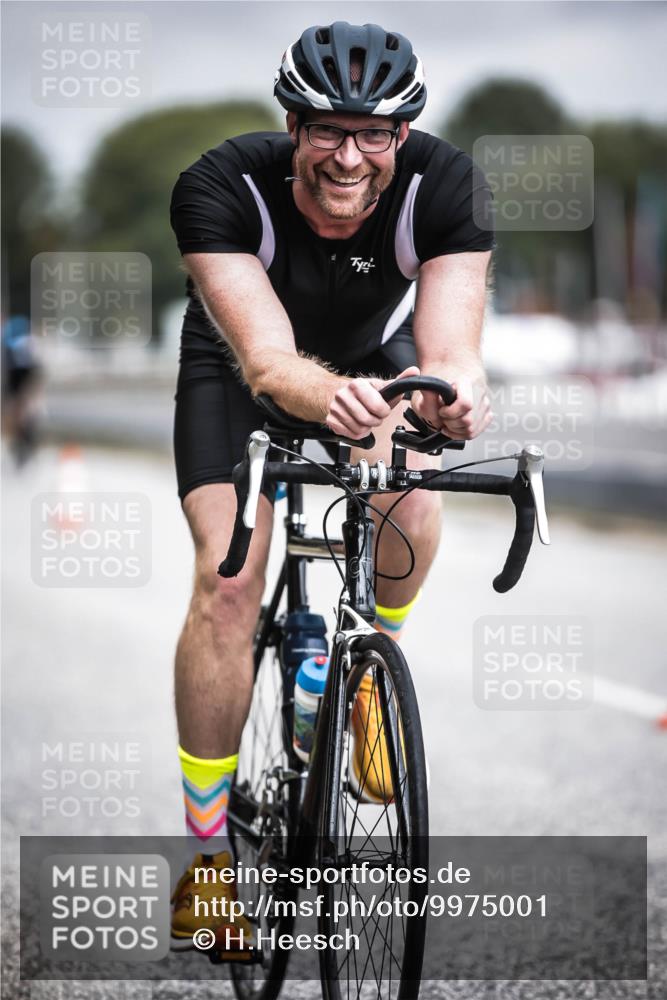 16.08.2026 - KN Förde Triathlon 2026 H.Heesch http://msf.ph/oto/9975001 16.08.2026 11:07:44 Radfahren 355, 367, 391 meine-sportfotos.de