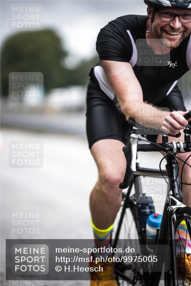 16.08.2026 - KN Förde Triathlon 2026 H.Heesch http://msf.ph/oto/9975005 16.08.2026 11:07:45 Radfahren 367, 391 meine-sportfotos.de