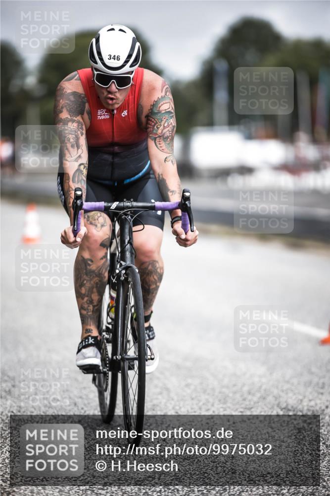 16.08.2026 - KN Förde Triathlon 2026 H.Heesch http://msf.ph/oto/9975032 16.08.2026 11:08:36 Radfahren 342, 346 meine-sportfotos.de