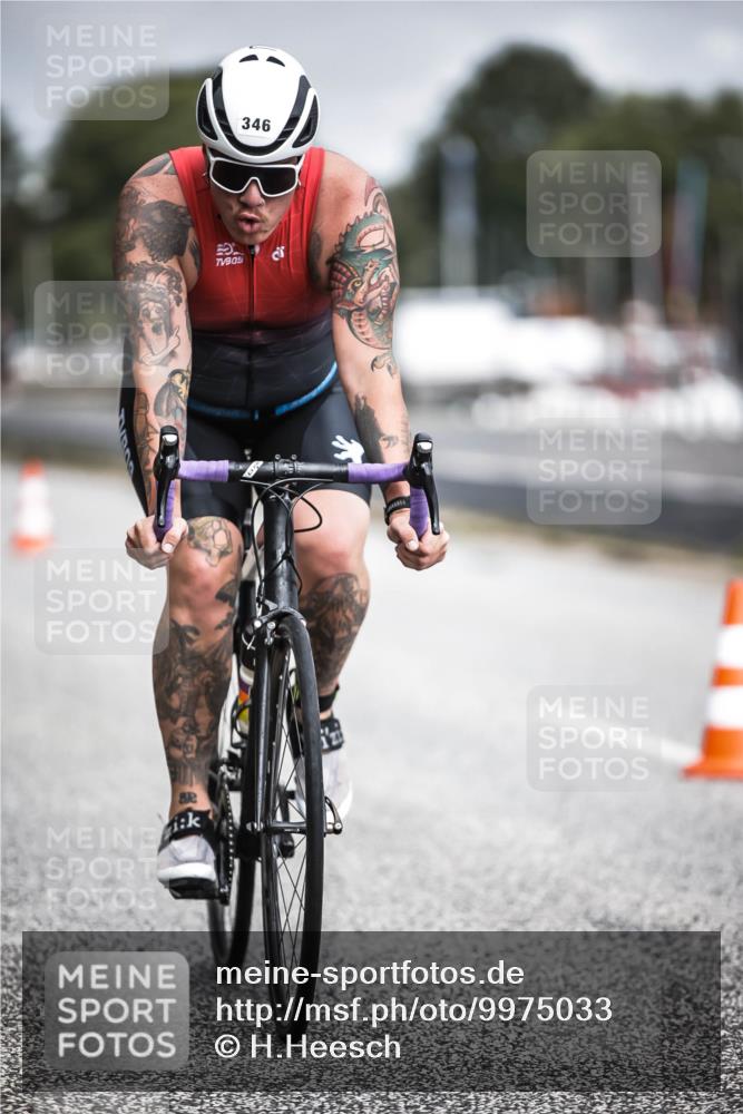 16.08.2026 - KN Förde Triathlon 2026 H.Heesch http://msf.ph/oto/9975033 16.08.2026 11:08:36 Radfahren 342, 346 meine-sportfotos.de