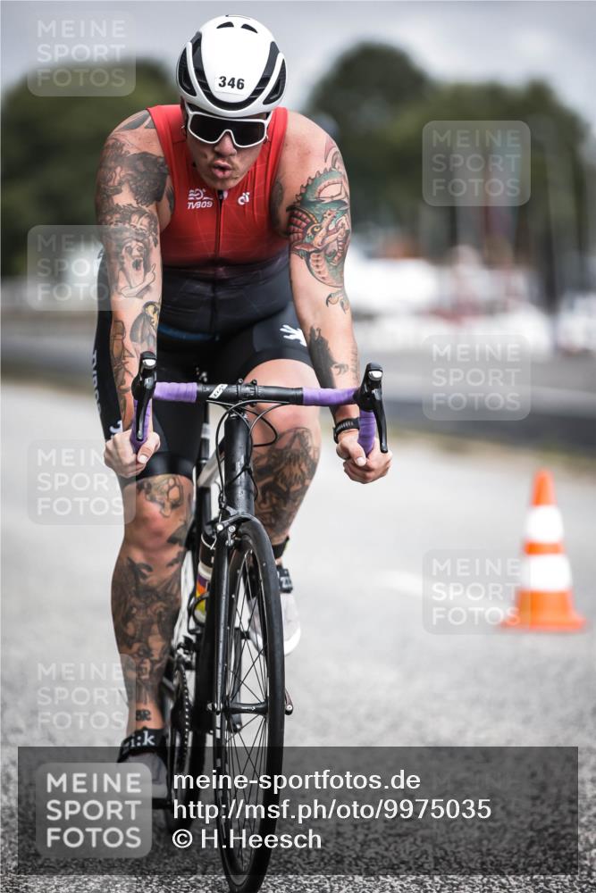 16.08.2026 - KN Förde Triathlon 2026 H.Heesch http://msf.ph/oto/9975035 16.08.2026 11:08:36 Radfahren 342, 346 meine-sportfotos.de