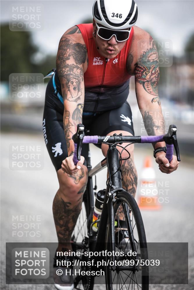 16.08.2026 - KN Förde Triathlon 2026 H.Heesch http://msf.ph/oto/9975039 16.08.2026 11:08:36 Radfahren 342, 346 meine-sportfotos.de