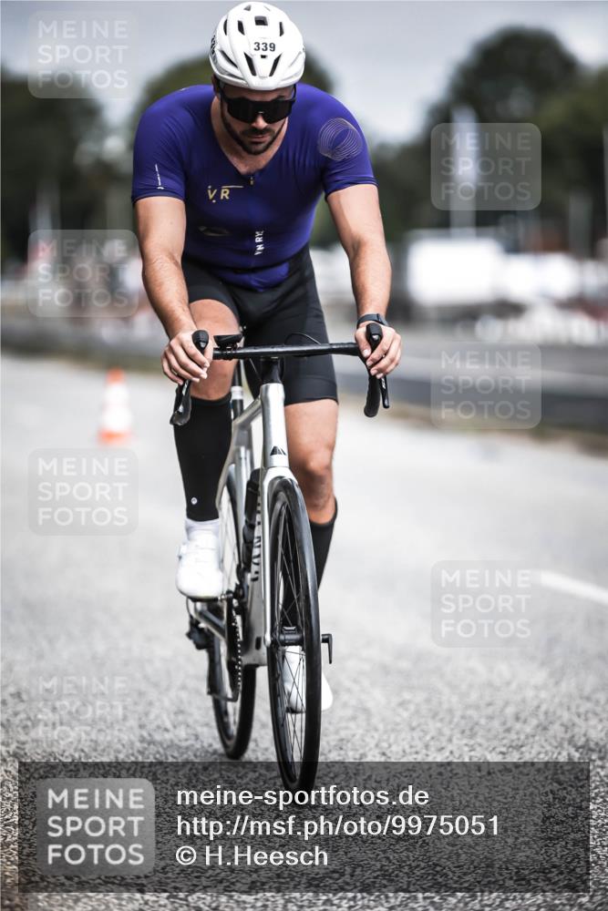 16.08.2026 - KN Förde Triathlon 2026 H.Heesch http://msf.ph/oto/9975051 16.08.2026 11:08:46 Radfahren 311, 318, 339, 352, 365, 372 meine-sportfotos.de