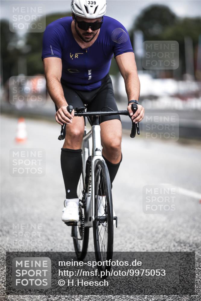 16.08.2026 - KN Förde Triathlon 2026 H.Heesch http://msf.ph/oto/9975053 16.08.2026 11:08:46 Radfahren 311, 318, 339, 352, 365, 372 meine-sportfotos.de