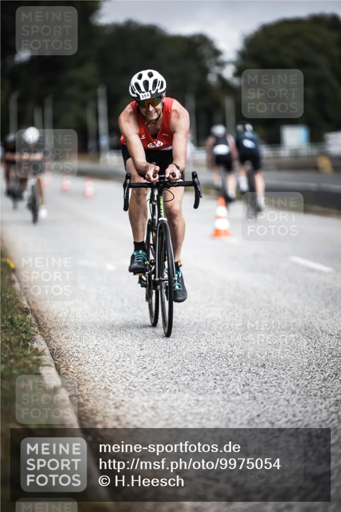 16.08.2026 - KN Förde Triathlon 2026 H.Heesch http://msf.ph/oto/9975054 16.08.2026 11:09:13 Radfahren 304, 308, 317, 353, 354, 368 meine-sportfotos.de