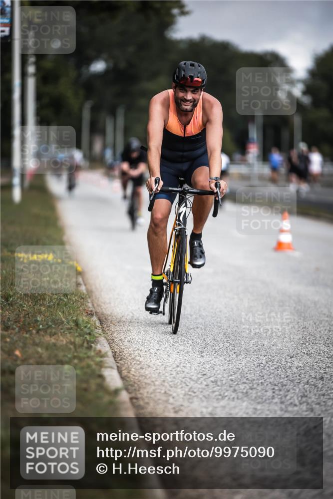 16.08.2026 - KN Förde Triathlon 2026 H.Heesch http://msf.ph/oto/9975090 16.08.2026 11:09:25 Radfahren 349, 356, 369, 441 meine-sportfotos.de