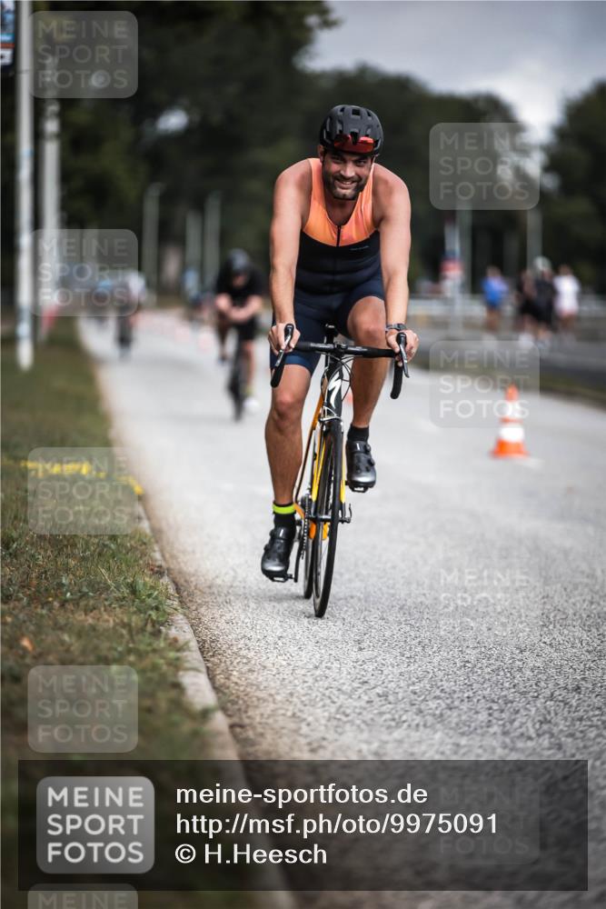 16.08.2026 - KN Förde Triathlon 2026 H.Heesch http://msf.ph/oto/9975091 16.08.2026 11:09:25 Radfahren 349, 356, 369, 441 meine-sportfotos.de
