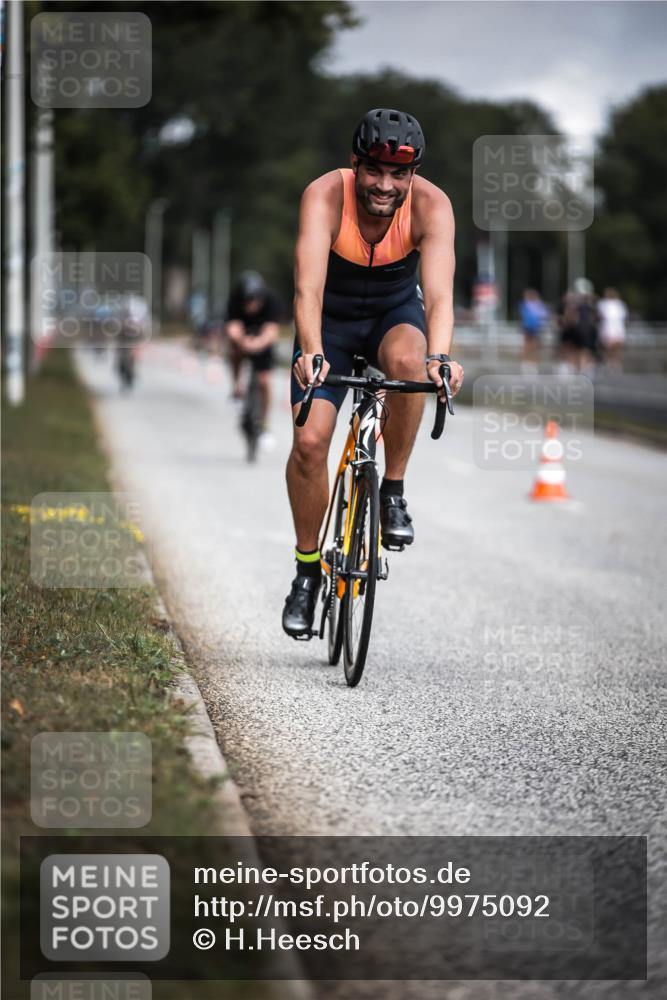 16.08.2026 - KN Förde Triathlon 2026 H.Heesch http://msf.ph/oto/9975092 16.08.2026 11:09:25 Radfahren 349, 356, 369, 441 meine-sportfotos.de