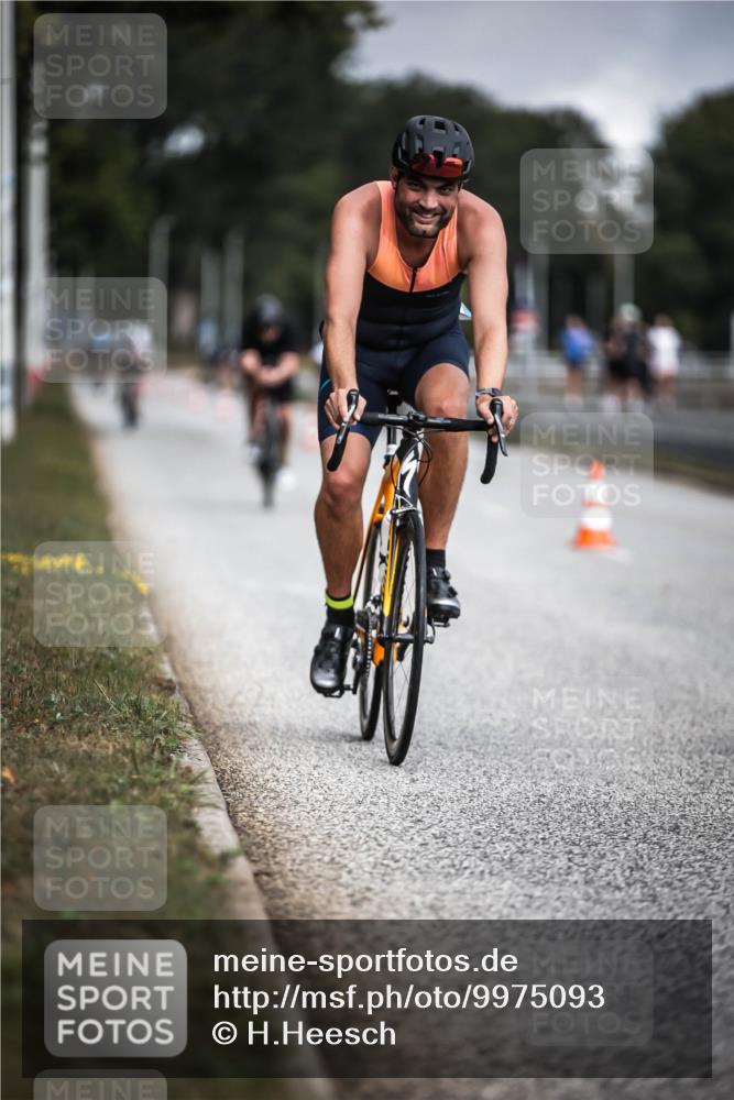 16.08.2026 - KN Förde Triathlon 2026 H.Heesch http://msf.ph/oto/9975093 16.08.2026 11:09:25 Radfahren 349, 356, 369, 441 meine-sportfotos.de