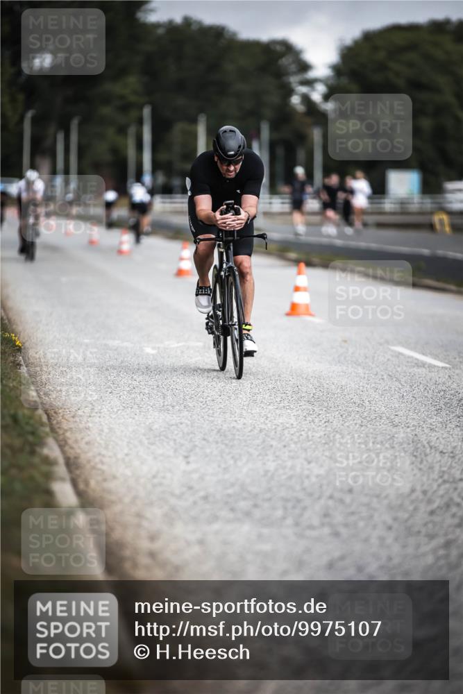 16.08.2026 - KN Förde Triathlon 2026 H.Heesch http://msf.ph/oto/9975107 16.08.2026 11:09:27 Radfahren 221, 302, 349, 356, 357, 369, 397, 441 meine-sportfotos.de