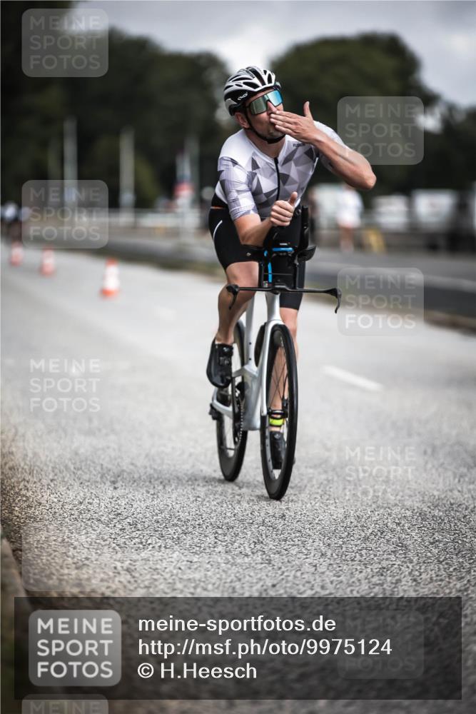 16.08.2026 - KN Förde Triathlon 2026 H.Heesch http://msf.ph/oto/9975124 16.08.2026 11:09:31 Radfahren 221, 302, 305, 330, 356, 357, 369, 377, 389, 397 meine-sportfotos.de