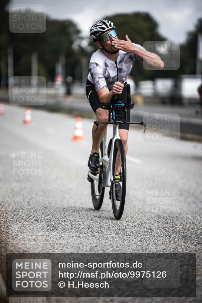 16.08.2026 - KN Förde Triathlon 2026 H.Heesch http://msf.ph/oto/9975126 16.08.2026 11:09:31 Radfahren 221, 302, 305, 330, 356, 357, 369, 377, 389, 397 meine-sportfotos.de