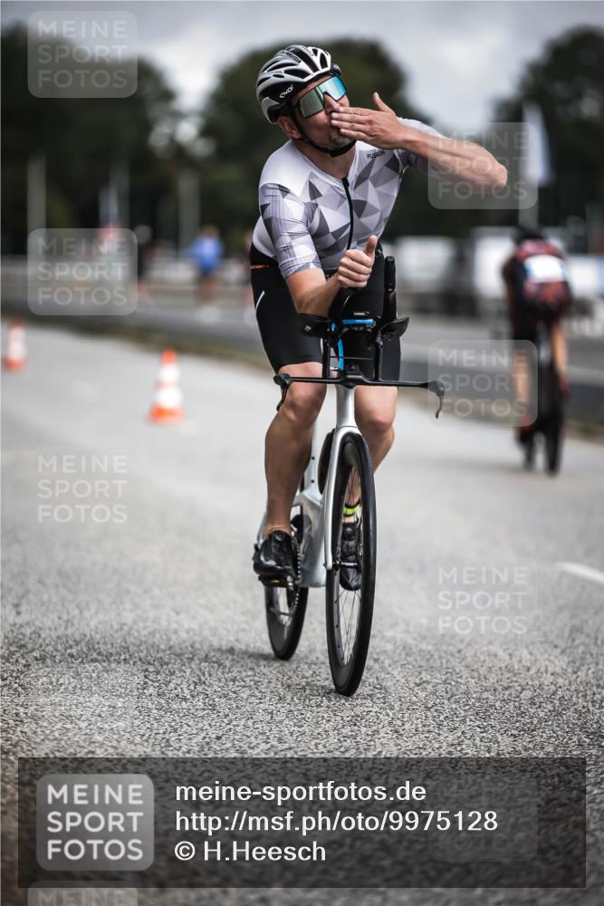 16.08.2026 - KN Förde Triathlon 2026 H.Heesch http://msf.ph/oto/9975128 16.08.2026 11:09:32 Radfahren 221, 302, 305, 330, 357, 369, 377, 389, 397 meine-sportfotos.de