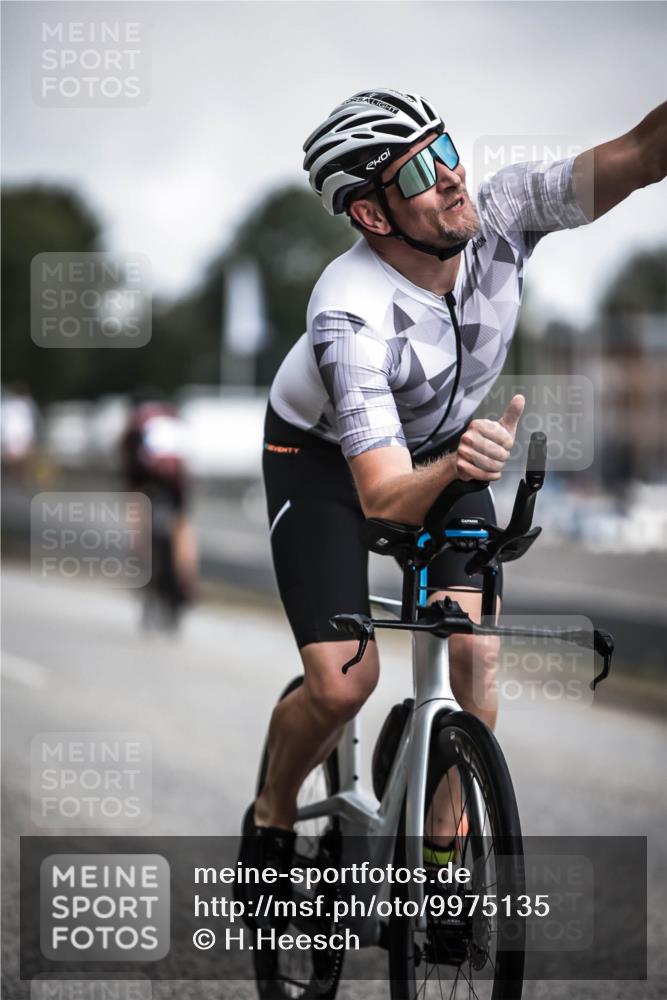 16.08.2026 - KN Förde Triathlon 2026 H.Heesch http://msf.ph/oto/9975135 16.08.2026 11:09:32 Radfahren 221, 302, 305, 330, 357, 369, 377, 389, 397 meine-sportfotos.de