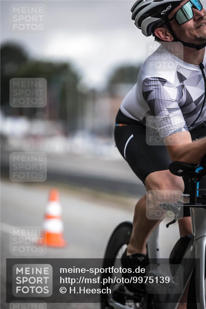 16.08.2026 - KN Förde Triathlon 2026 H.Heesch http://msf.ph/oto/9975139 16.08.2026 11:09:32 Radfahren 221, 302, 305, 330, 357, 369, 377, 389, 397 meine-sportfotos.de