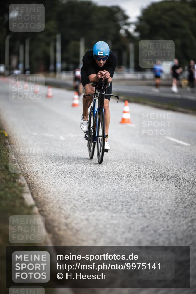 16.08.2026 - KN Förde Triathlon 2026 H.Heesch http://msf.ph/oto/9975141 16.08.2026 11:09:36 Radfahren 305, 330, 377, 389 meine-sportfotos.de