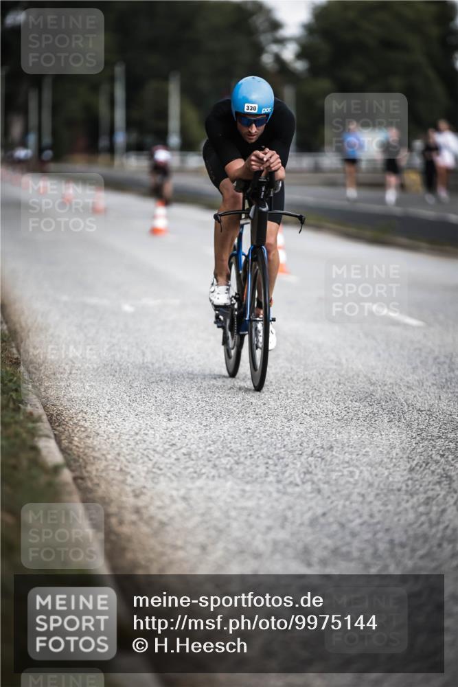 16.08.2026 - KN Förde Triathlon 2026 H.Heesch http://msf.ph/oto/9975144 16.08.2026 11:09:36 Radfahren 305, 330, 377, 389 meine-sportfotos.de