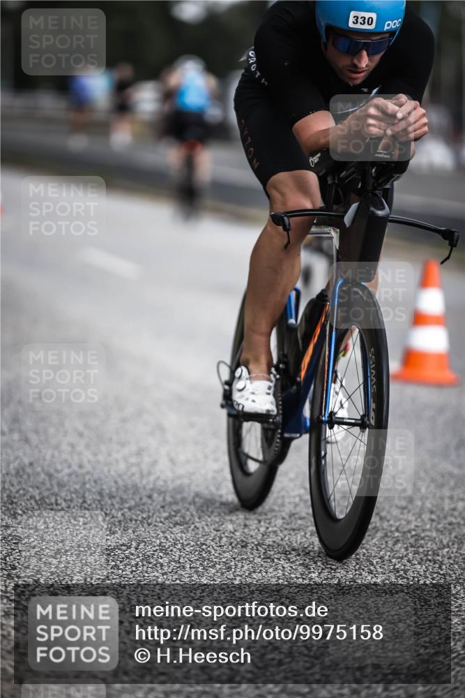 16.08.2026 - KN Förde Triathlon 2026 H.Heesch http://msf.ph/oto/9975158 16.08.2026 11:09:37 Radfahren 330, 389 meine-sportfotos.de