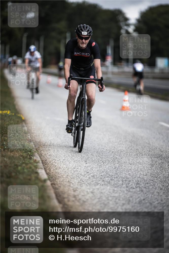 16.08.2026 - KN Förde Triathlon 2026 H.Heesch http://msf.ph/oto/9975160 16.08.2026 11:09:44 Radfahren 306, 364, 371 meine-sportfotos.de
