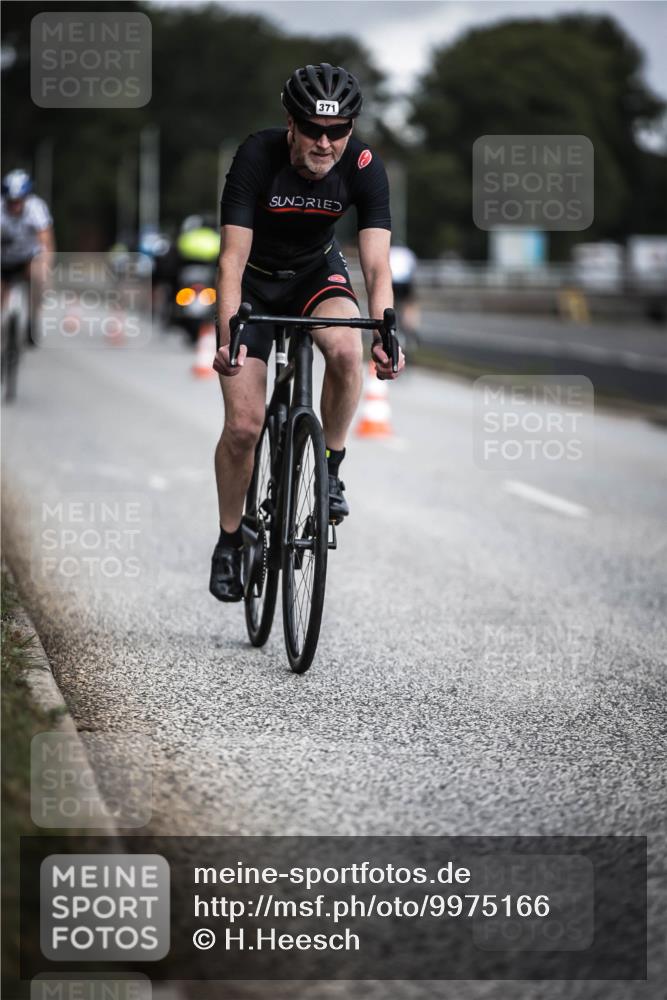 16.08.2026 - KN Förde Triathlon 2026 H.Heesch http://msf.ph/oto/9975166 16.08.2026 11:09:45 Radfahren 306, 364, 371 meine-sportfotos.de