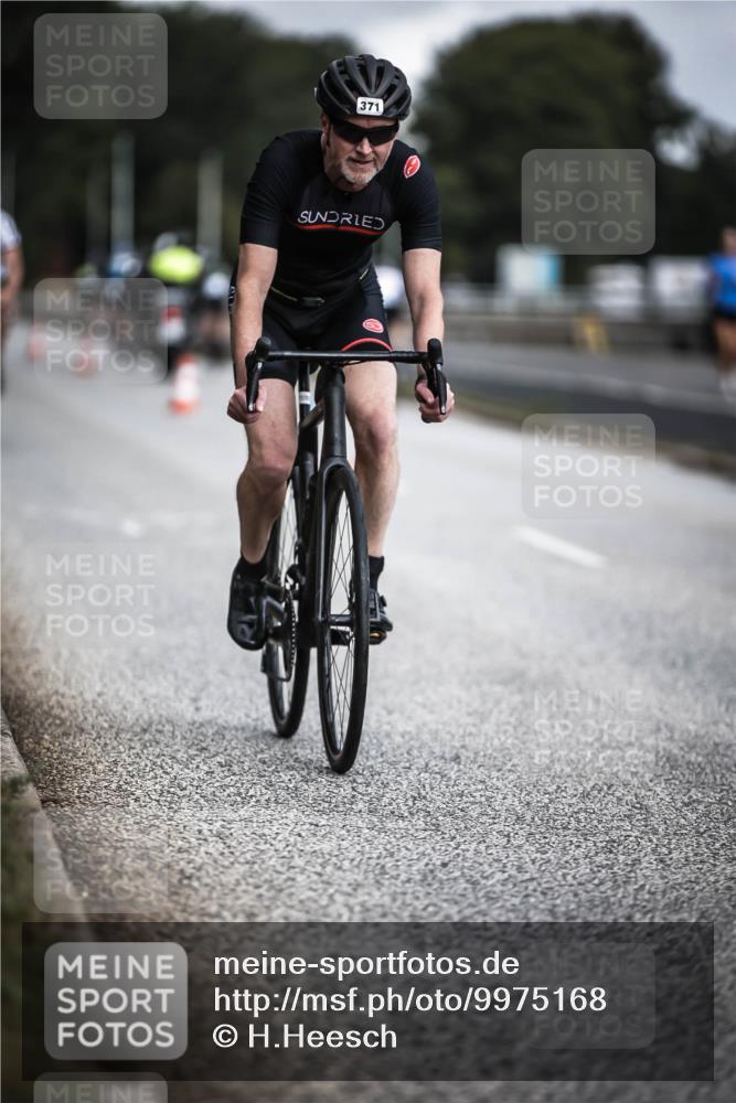 16.08.2026 - KN Förde Triathlon 2026 H.Heesch http://msf.ph/oto/9975168 16.08.2026 11:09:45 Radfahren 306, 364, 371 meine-sportfotos.de