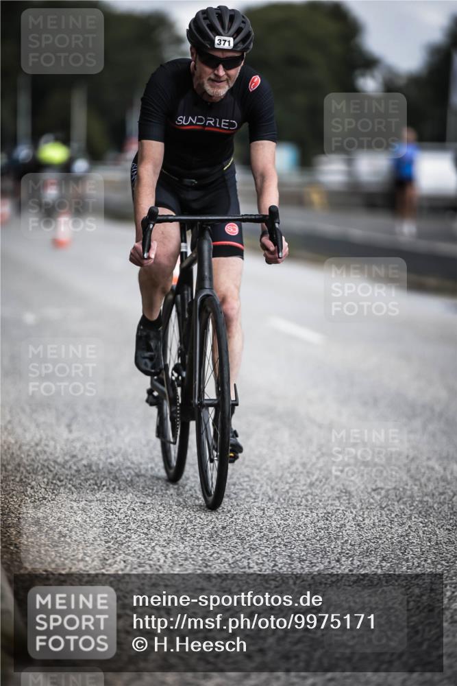 16.08.2026 - KN Förde Triathlon 2026 H.Heesch http://msf.ph/oto/9975171 16.08.2026 11:09:45 Radfahren 306, 364, 371 meine-sportfotos.de