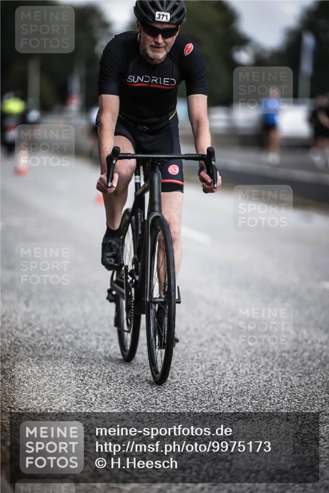 16.08.2026 - KN Förde Triathlon 2026 H.Heesch http://msf.ph/oto/9975173 16.08.2026 11:09:45 Radfahren 306, 364, 371 meine-sportfotos.de
