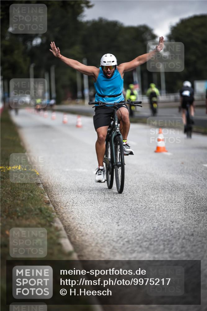 16.08.2026 - KN Förde Triathlon 2026 H.Heesch http://msf.ph/oto/9975217 16.08.2026 11:09:59 Radfahren 315, 348 meine-sportfotos.de