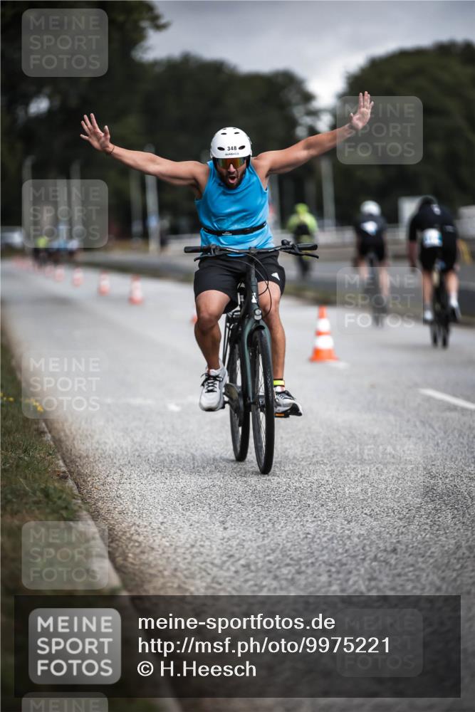 16.08.2026 - KN Förde Triathlon 2026 H.Heesch http://msf.ph/oto/9975221 16.08.2026 11:09:59 Radfahren 315, 348 meine-sportfotos.de
