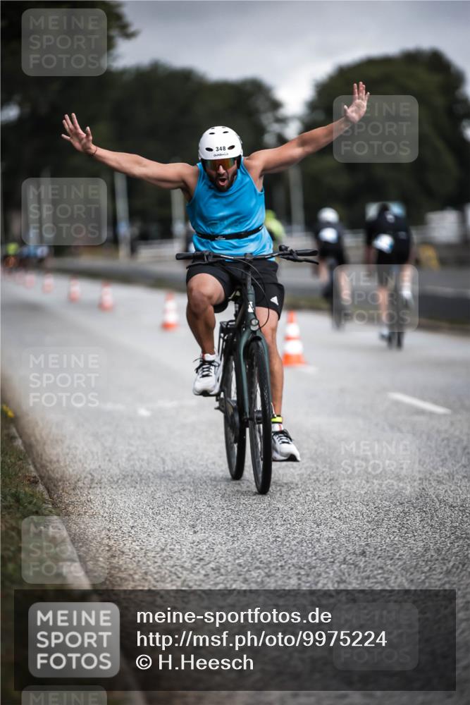 16.08.2026 - KN Förde Triathlon 2026 H.Heesch http://msf.ph/oto/9975224 16.08.2026 11:09:59 Radfahren 315, 348 meine-sportfotos.de