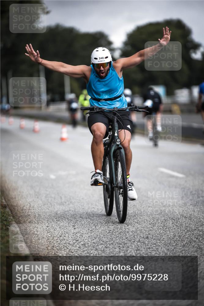 16.08.2026 - KN Förde Triathlon 2026 H.Heesch http://msf.ph/oto/9975228 16.08.2026 11:09:59 Radfahren 315, 348 meine-sportfotos.de