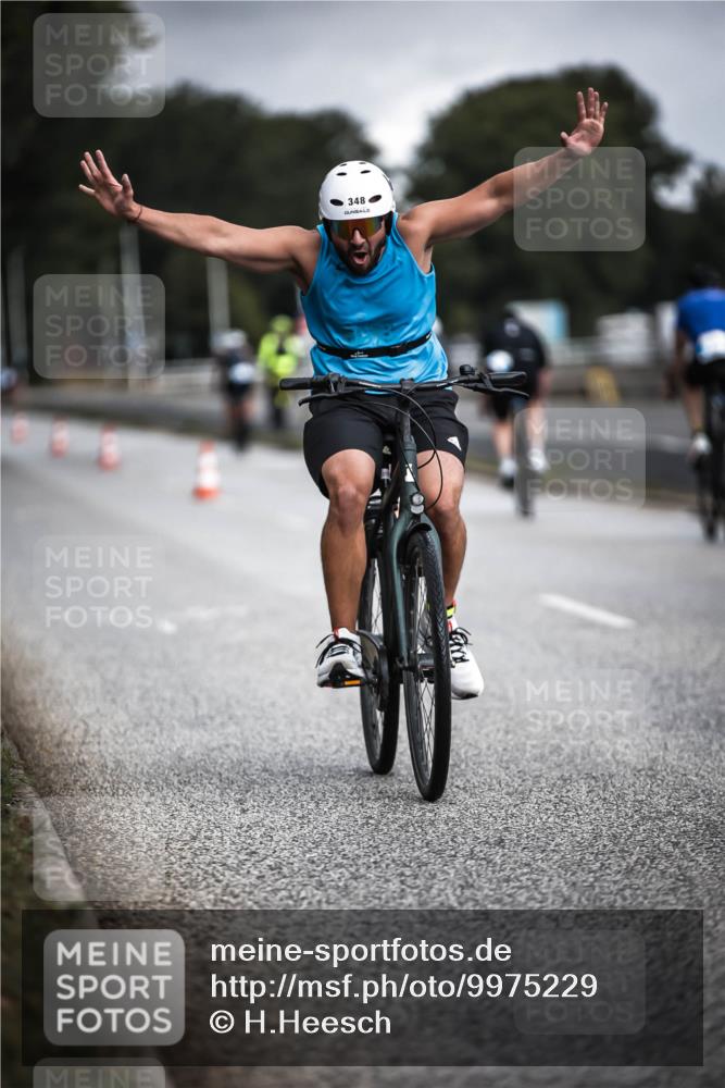 16.08.2026 - KN Förde Triathlon 2026 H.Heesch http://msf.ph/oto/9975229 16.08.2026 11:09:59 Radfahren 315, 348 meine-sportfotos.de