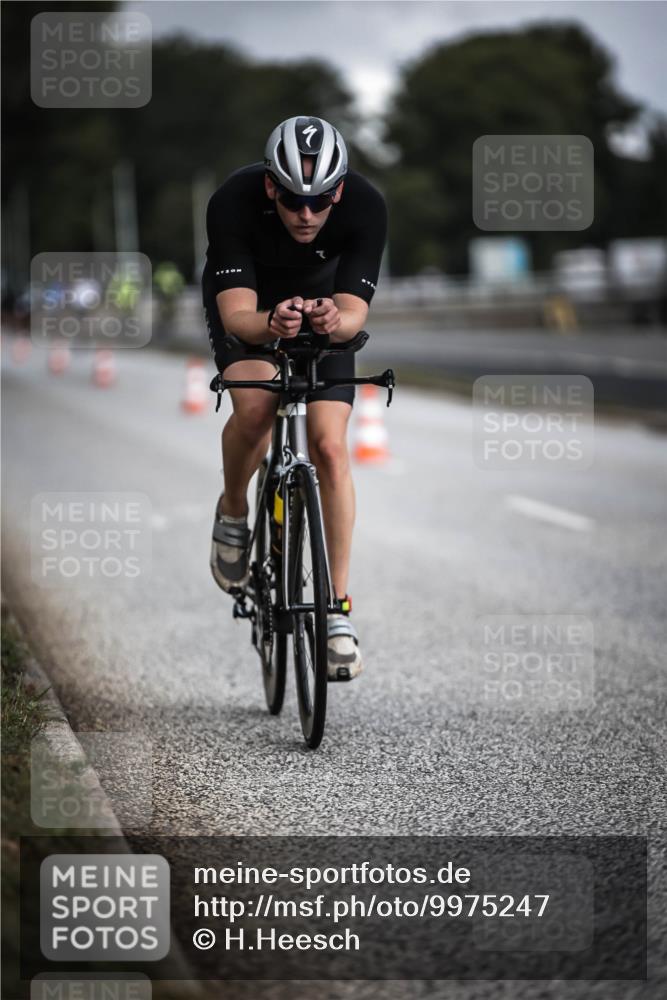 16.08.2026 - KN Förde Triathlon 2026 H.Heesch http://msf.ph/oto/9975247 16.08.2026 11:10:13 Radfahren 319, 325 meine-sportfotos.de