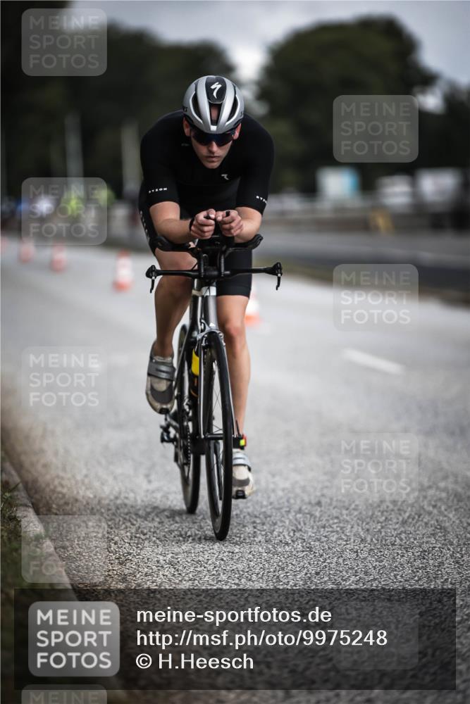 16.08.2026 - KN Förde Triathlon 2026 H.Heesch http://msf.ph/oto/9975248 16.08.2026 11:10:13 Radfahren 319, 325 meine-sportfotos.de