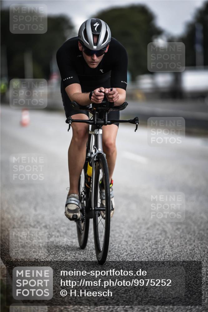 16.08.2026 - KN Förde Triathlon 2026 H.Heesch http://msf.ph/oto/9975252 16.08.2026 11:10:13 Radfahren 319, 325 meine-sportfotos.de