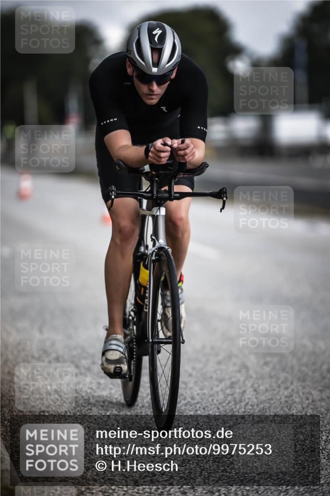 16.08.2026 - KN Förde Triathlon 2026 H.Heesch http://msf.ph/oto/9975253 16.08.2026 11:10:13 Radfahren 319, 325 meine-sportfotos.de