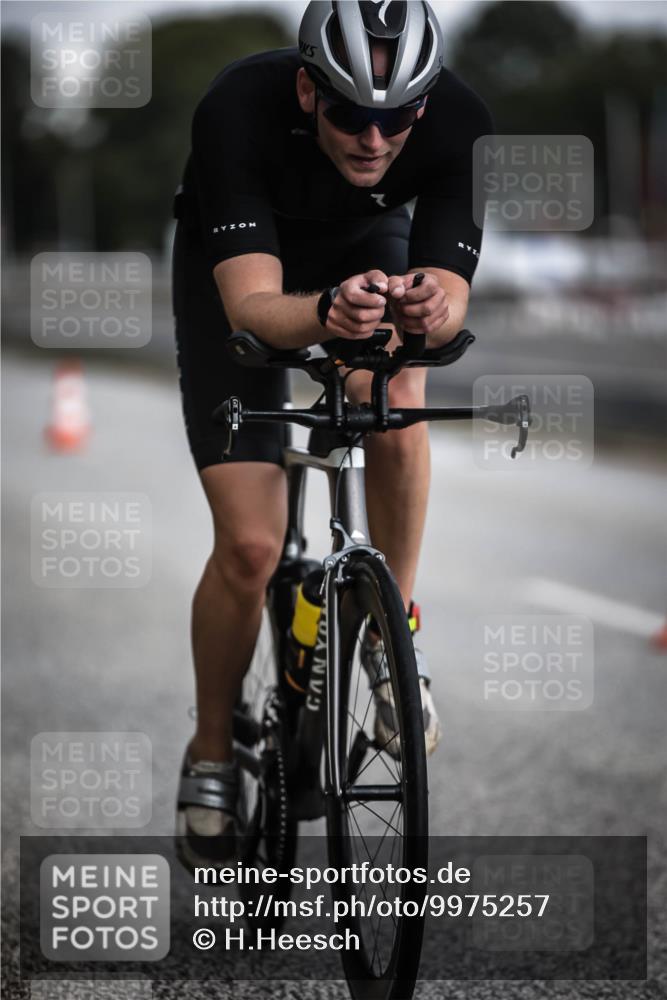 16.08.2026 - KN Förde Triathlon 2026 H.Heesch http://msf.ph/oto/9975257 16.08.2026 11:10:13 Radfahren 319, 325 meine-sportfotos.de