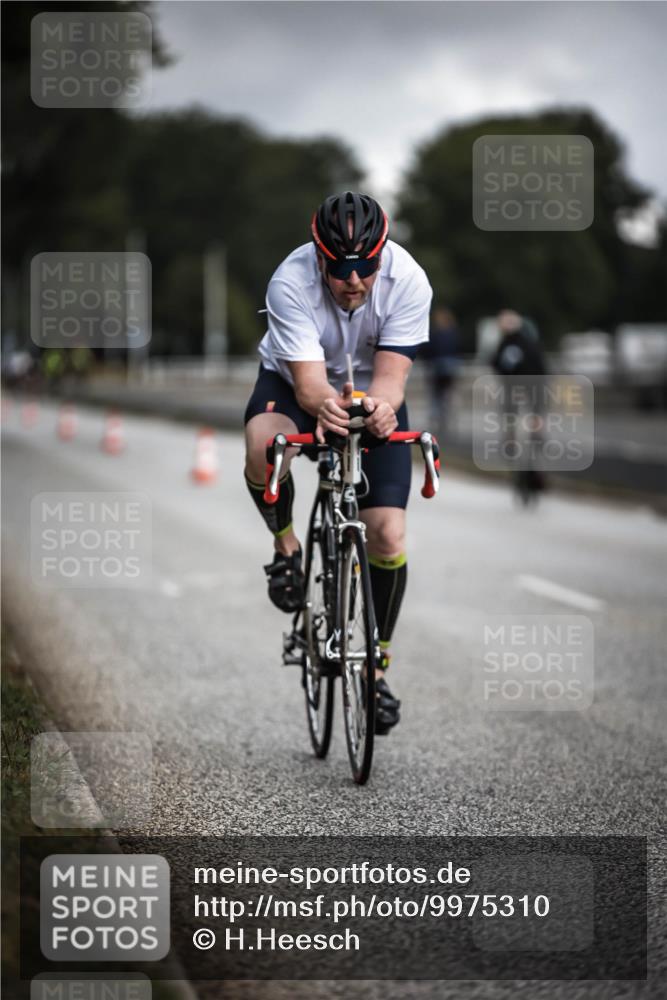 16.08.2026 - KN Förde Triathlon 2026 H.Heesch http://msf.ph/oto/9975310 16.08.2026 11:10:35 Radfahren 313, 375, 383, 391 meine-sportfotos.de
