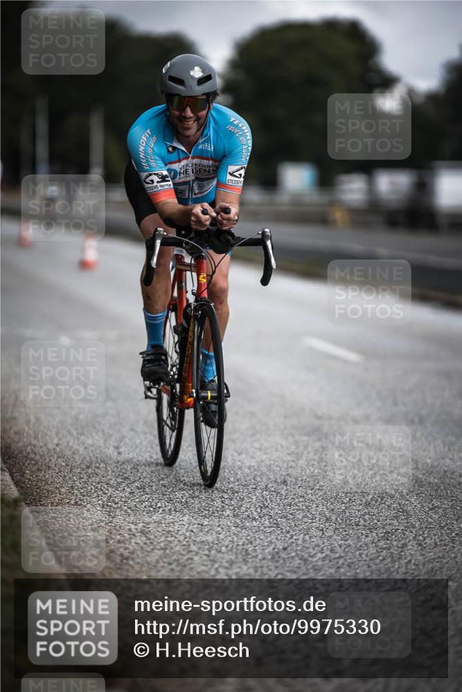 16.08.2026 - KN Förde Triathlon 2026 H.Heesch http://msf.ph/oto/9975330 16.08.2026 11:10:50 Radfahren 318, 338, 403 meine-sportfotos.de