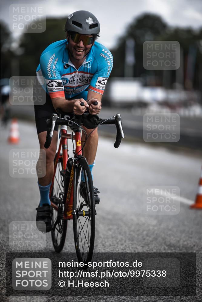 16.08.2026 - KN Förde Triathlon 2026 H.Heesch http://msf.ph/oto/9975338 16.08.2026 11:10:50 Radfahren 318, 338, 403 meine-sportfotos.de