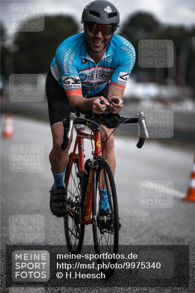 16.08.2026 - KN Förde Triathlon 2026 H.Heesch http://msf.ph/oto/9975340 16.08.2026 11:10:50 Radfahren 318, 338, 403 meine-sportfotos.de