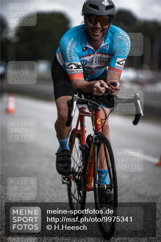 16.08.2026 - KN Förde Triathlon 2026 H.Heesch http://msf.ph/oto/9975341 16.08.2026 11:10:50 Radfahren 318, 338, 403 meine-sportfotos.de