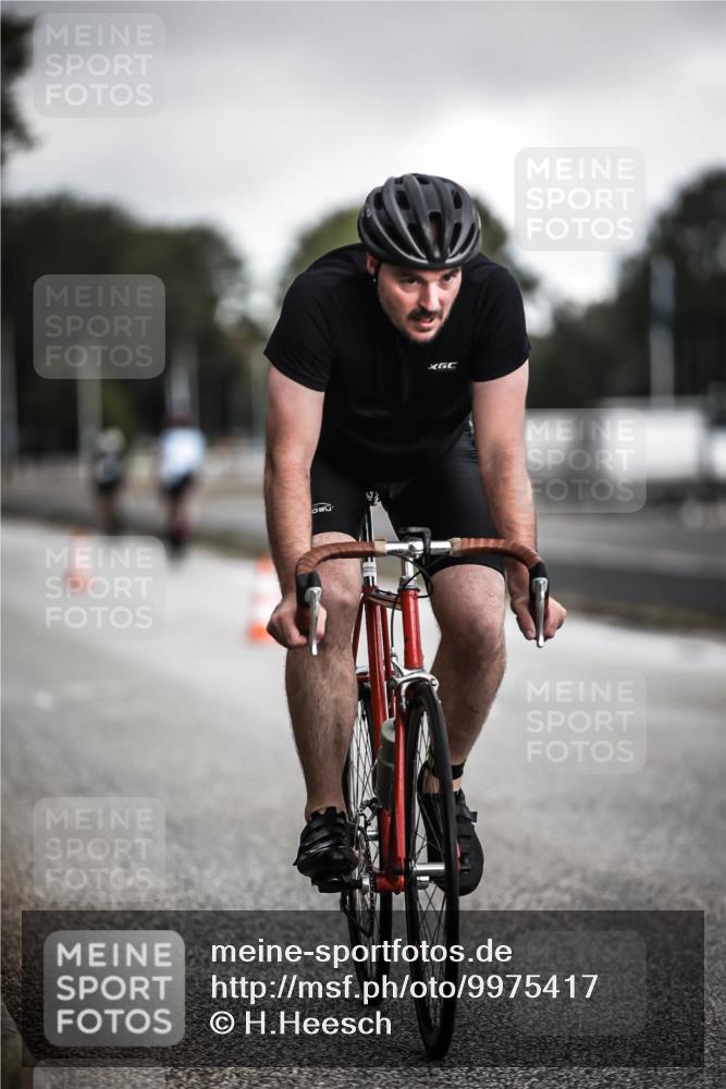 16.08.2026 - KN Förde Triathlon 2026 H.Heesch http://msf.ph/oto/9975417 16.08.2026 11:11:17 Radfahren 314, 317, 342, 365, 372, 386, 430 meine-sportfotos.de