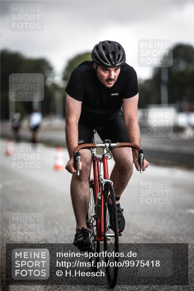 16.08.2026 - KN Förde Triathlon 2026 H.Heesch http://msf.ph/oto/9975418 16.08.2026 11:11:17 Radfahren 314, 317, 342, 365, 372, 386, 430 meine-sportfotos.de