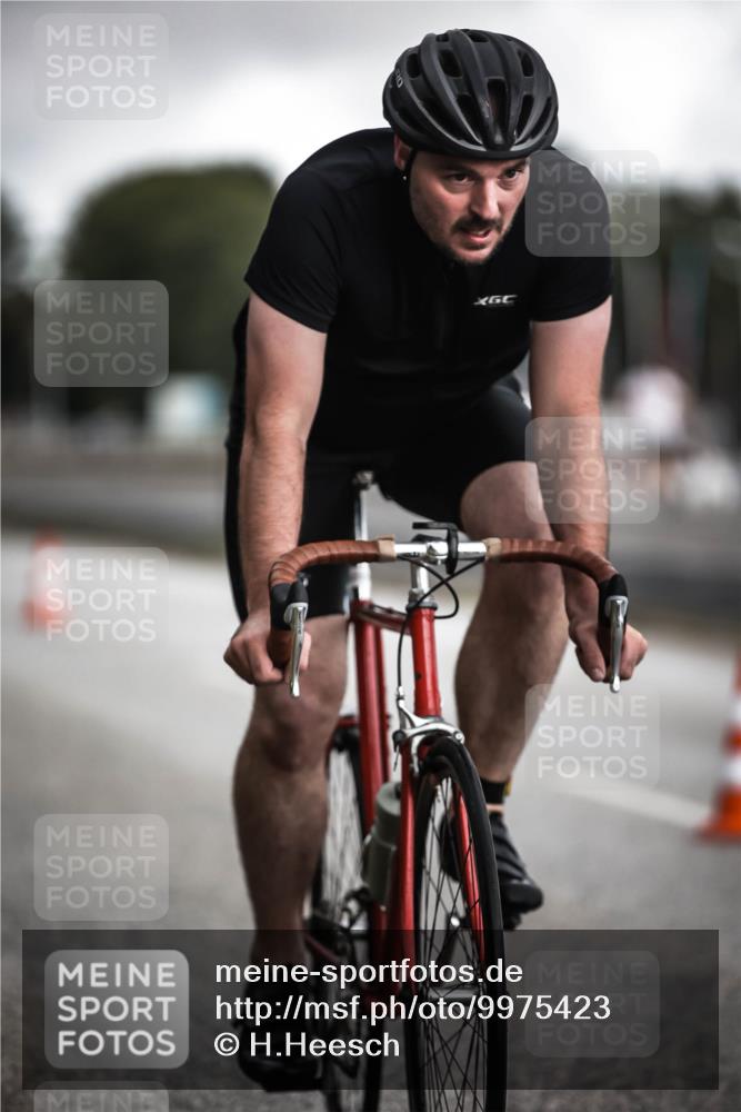 16.08.2026 - KN Förde Triathlon 2026 H.Heesch http://msf.ph/oto/9975423 16.08.2026 11:11:17 Radfahren 314, 317, 342, 365, 372, 386, 430 meine-sportfotos.de