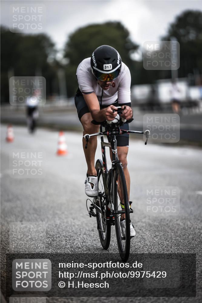 16.08.2026 - KN Förde Triathlon 2026 H.Heesch http://msf.ph/oto/9975429 16.08.2026 11:11:22 Radfahren 317, 353, 409, 430 meine-sportfotos.de