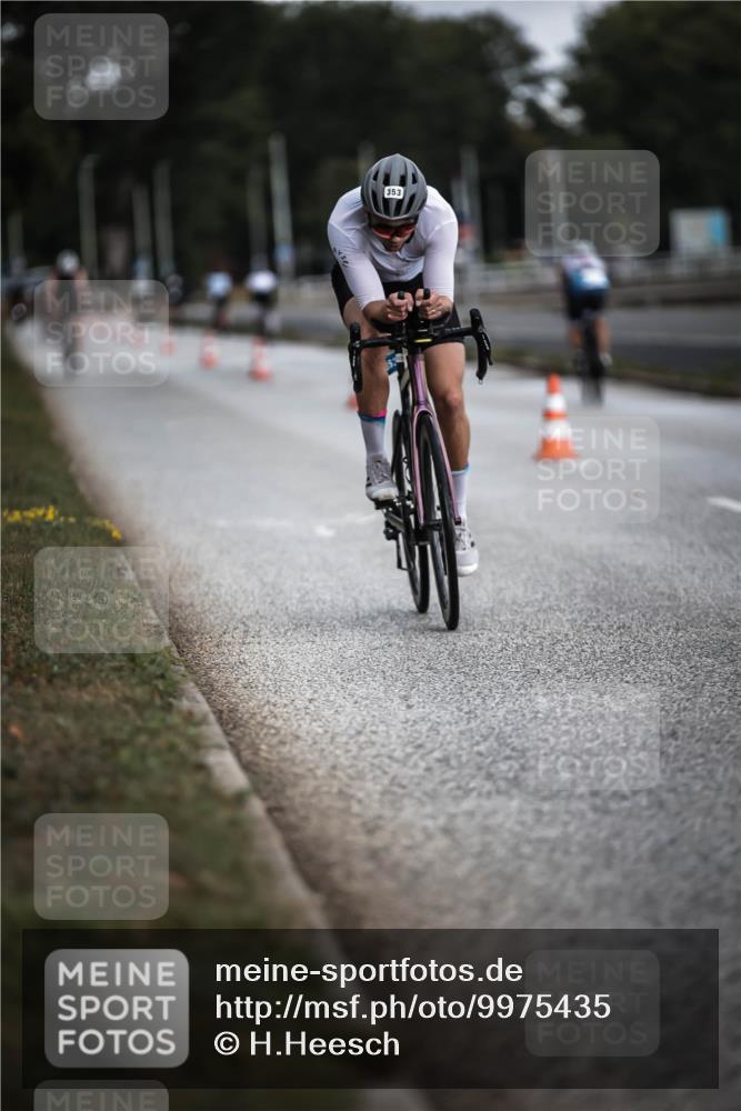 16.08.2026 - KN Förde Triathlon 2026 H.Heesch http://msf.ph/oto/9975435 16.08.2026 11:11:26 Radfahren 353, 409 meine-sportfotos.de